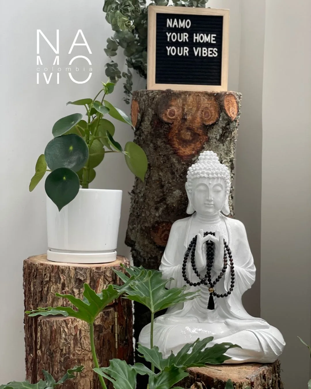 N0112 Buddha Karana 44cm