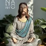 Jesús maestro meditando cerámica gris azul tienda online Colombia